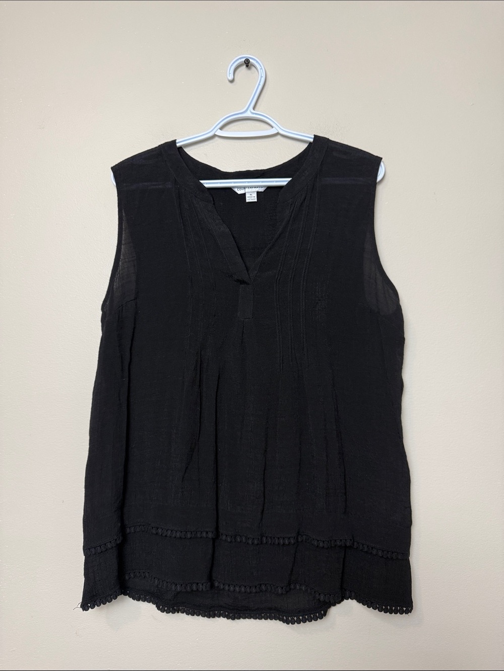 Counterparts boho Black Sleeveless V-Neck Pintuck Camisole size XL